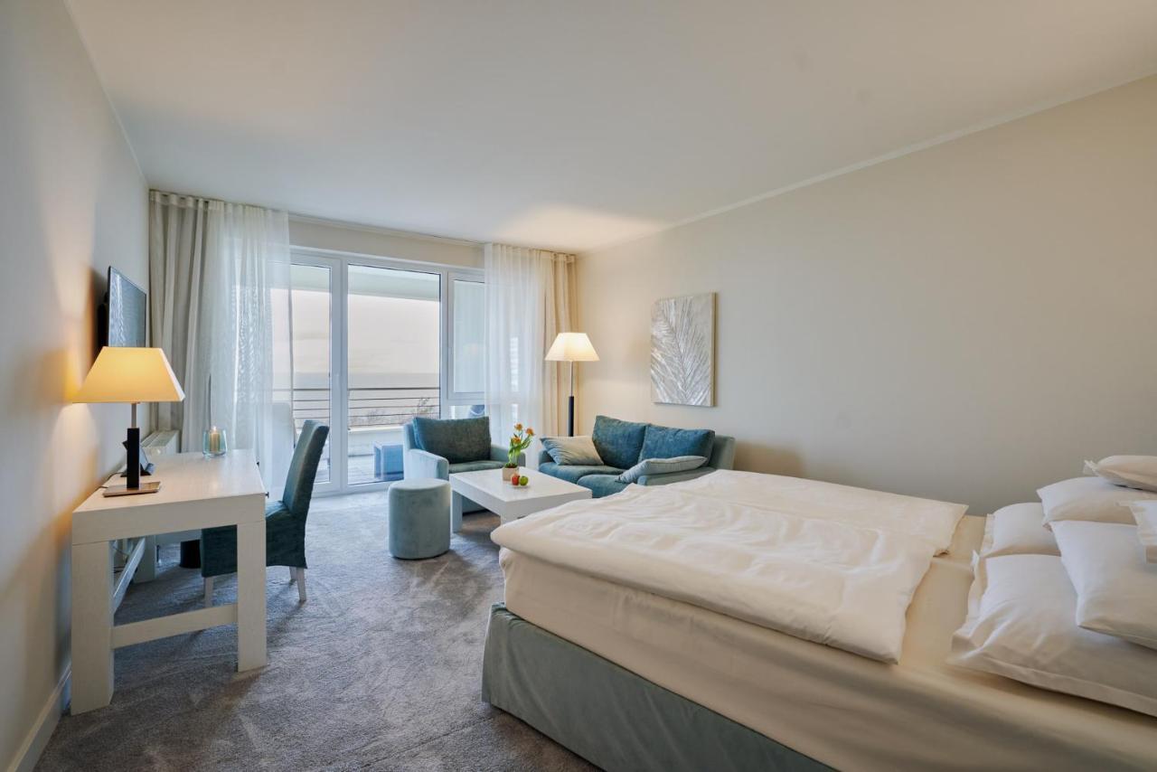 Strandhotel Duenenmeer - Adults Only Дирхаген Екстериор снимка