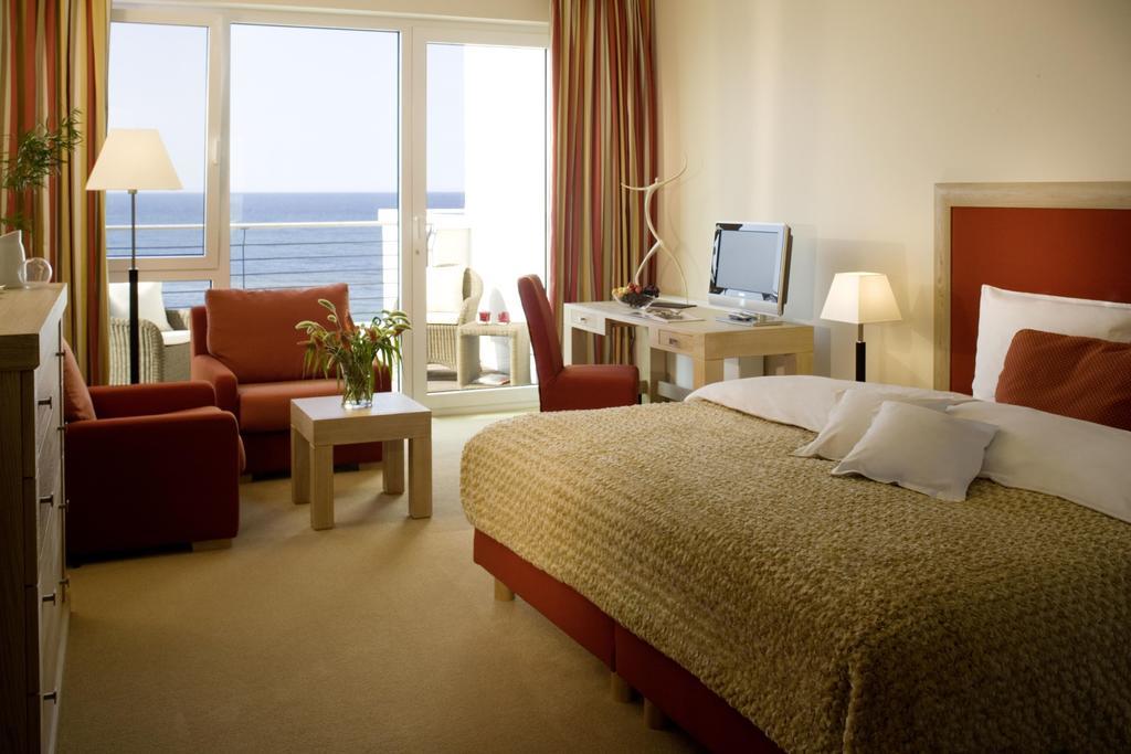 Strandhotel Duenenmeer - Adults Only Дирхаген Стая снимка