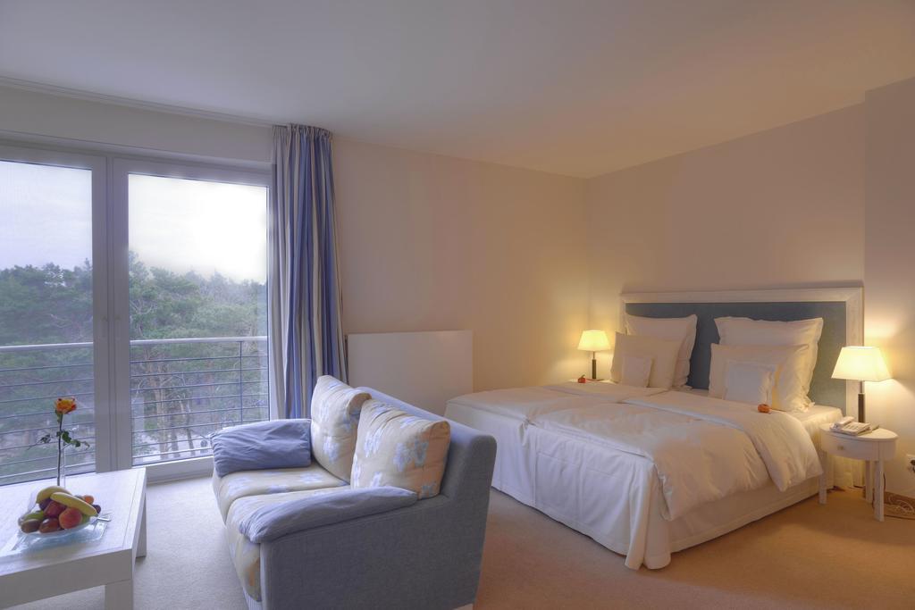 Strandhotel Duenenmeer - Adults Only Дирхаген Стая снимка
