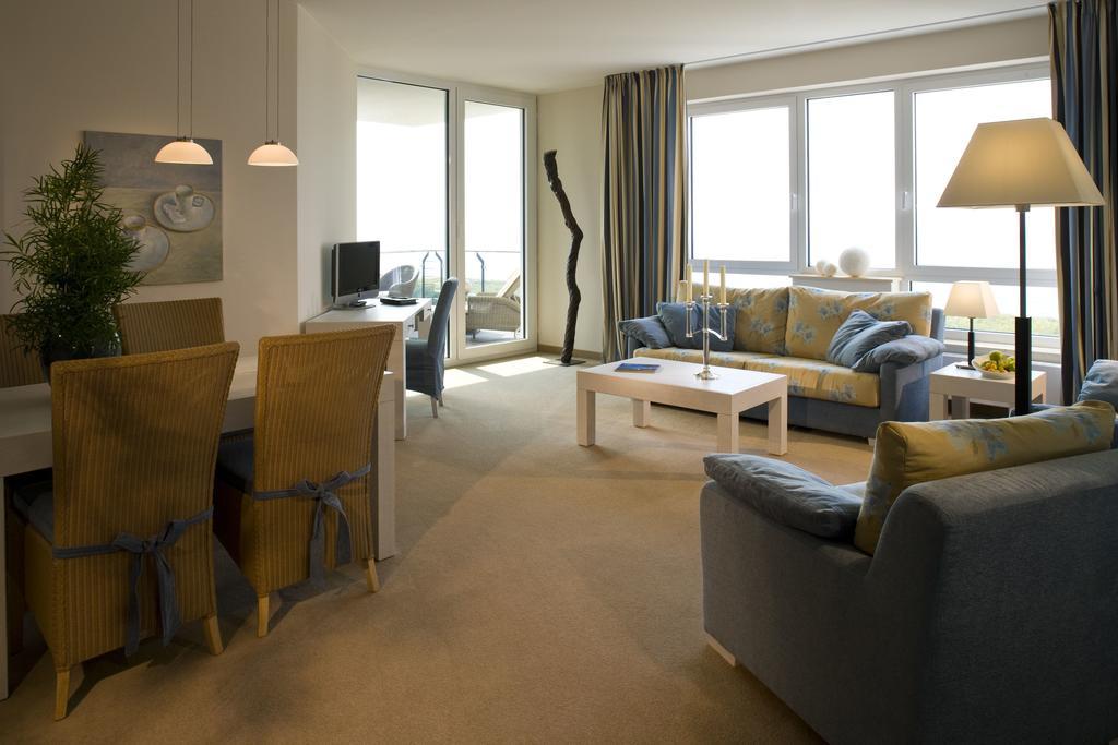 Strandhotel Duenenmeer - Adults Only Дирхаген Стая снимка